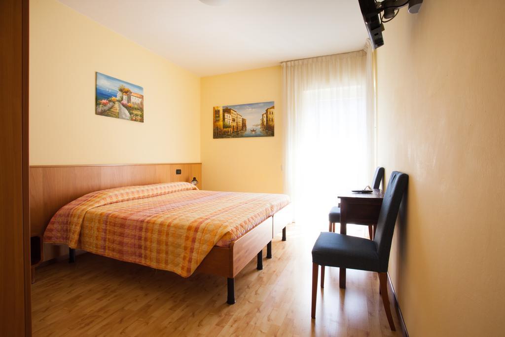 Hotel Vezzano Номер фото